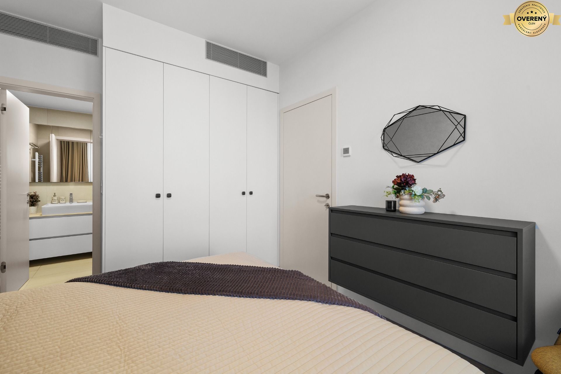 NUERA︱SKY PARK luxury furnished 2-room apartment on 15th floor