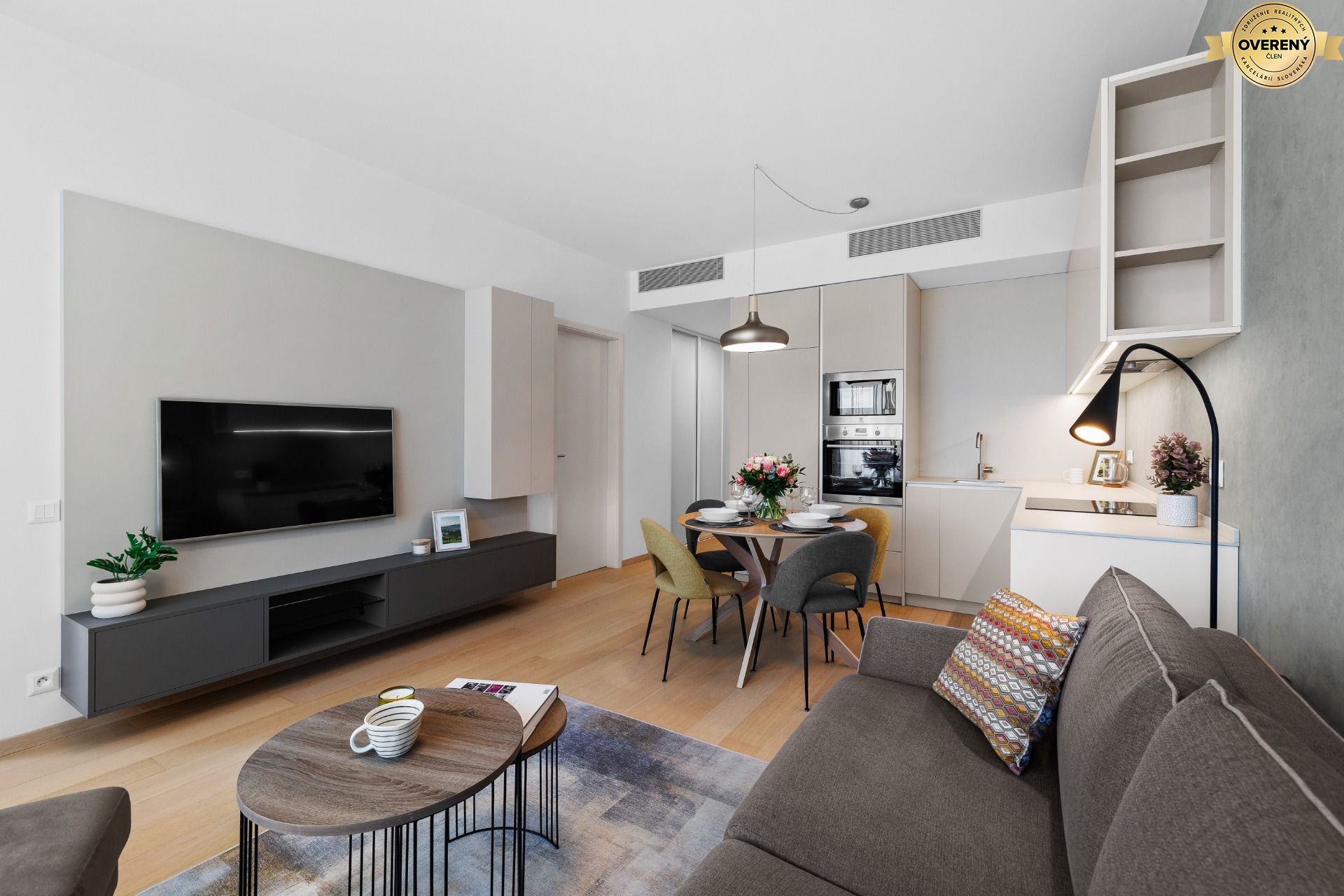 NUERA︱SKY PARK luxury furnished 2-room apartment on 15th floor