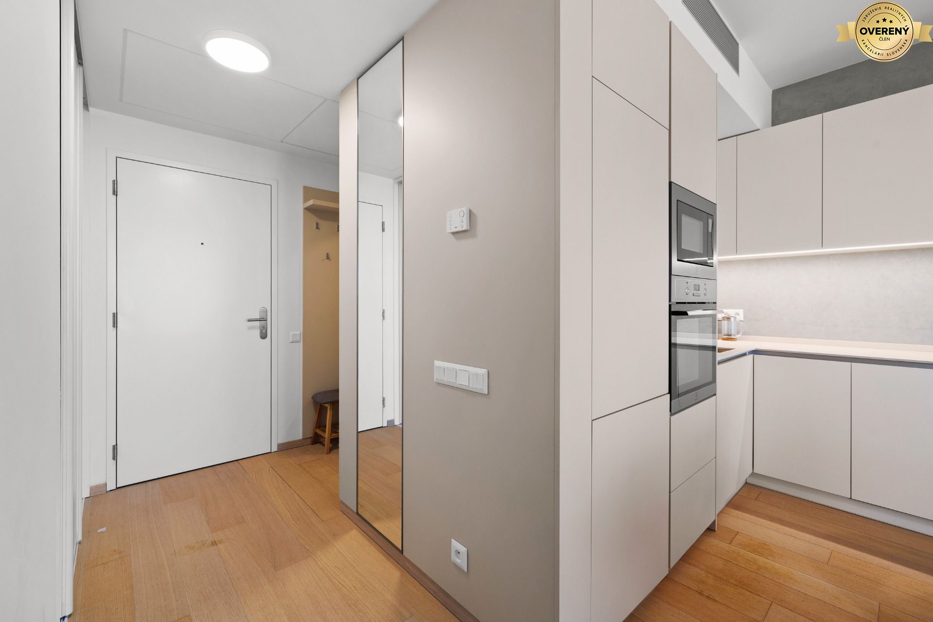 NUERA︱SKY PARK luxury furnished 2-room apartment on 15th floor
