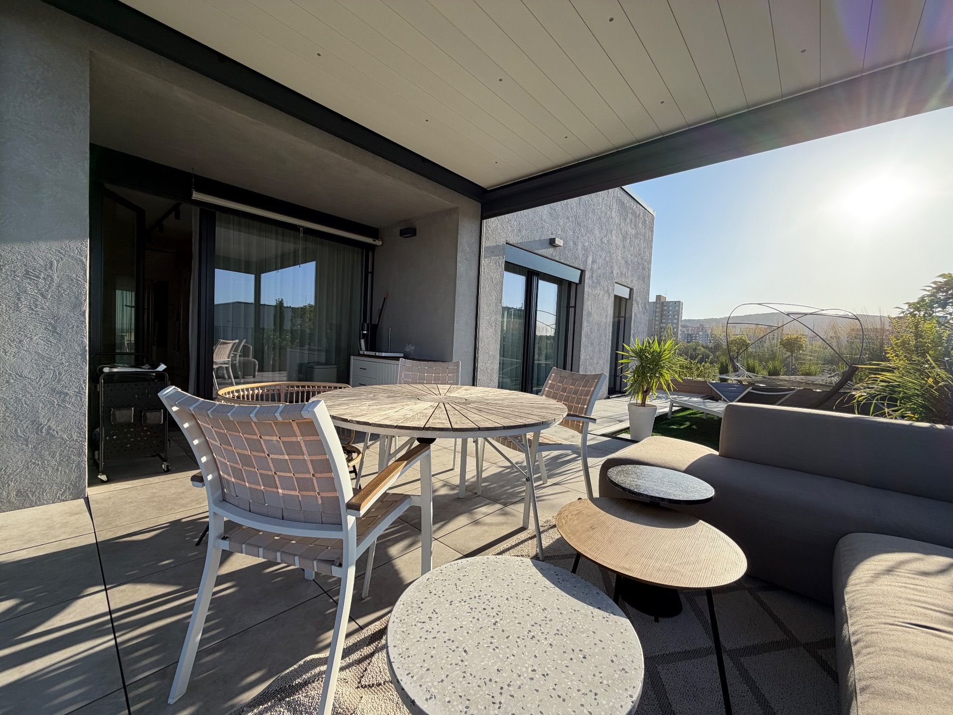 NUERA︱Penthouse with terrace and forest view in Dúbravka