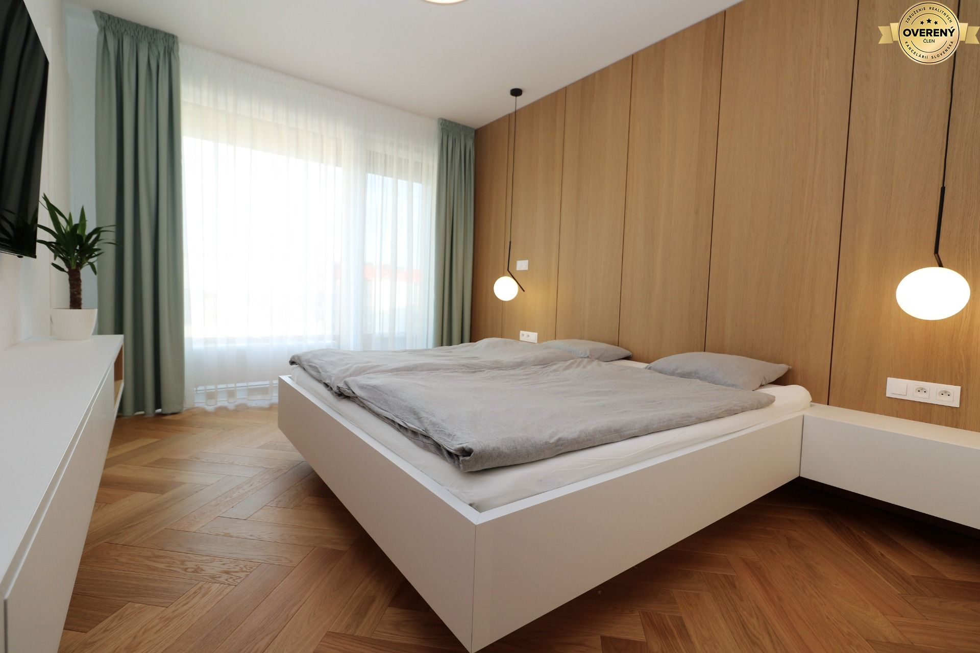 NUERA︱Penthouse with terrace and forest view in Dúbravka