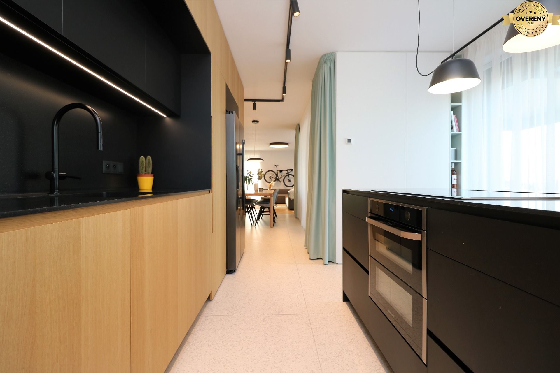 NUERA︱Penthouse with terrace and forest view in Dúbravka