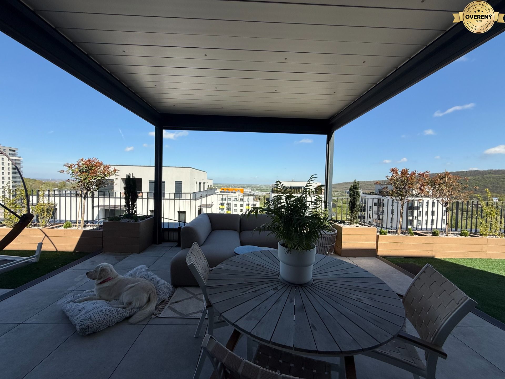 NUERA︱Penthouse with terrace and forest view in Dúbravka