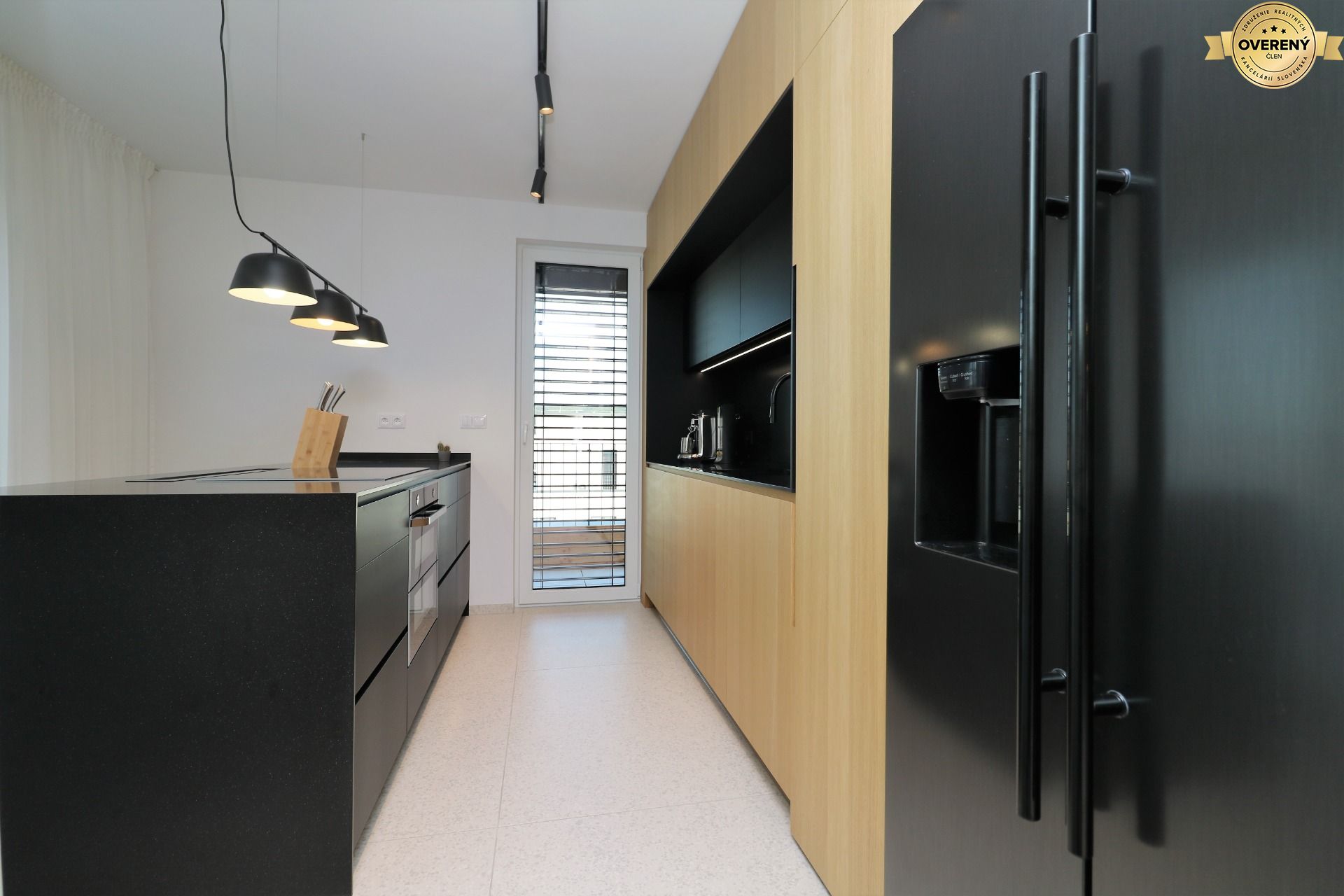 NUERA︱Penthouse with terrace and forest view in Dúbravka