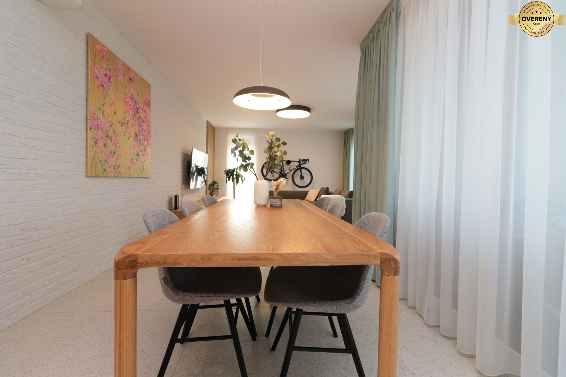 NUERA︱Penthouse with terrace and forest view in Dúbravka