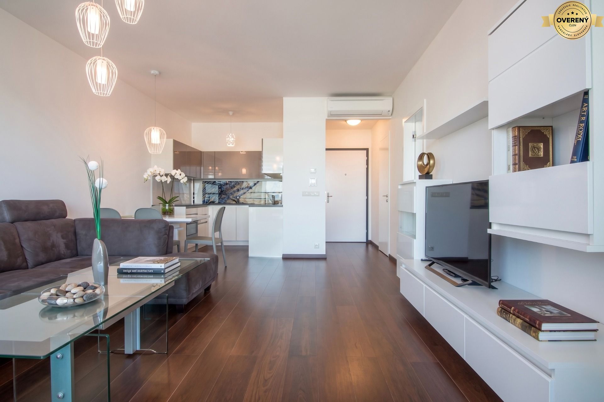 NUERA︱PANORAMA CITY - 1 BED apartment with castle view