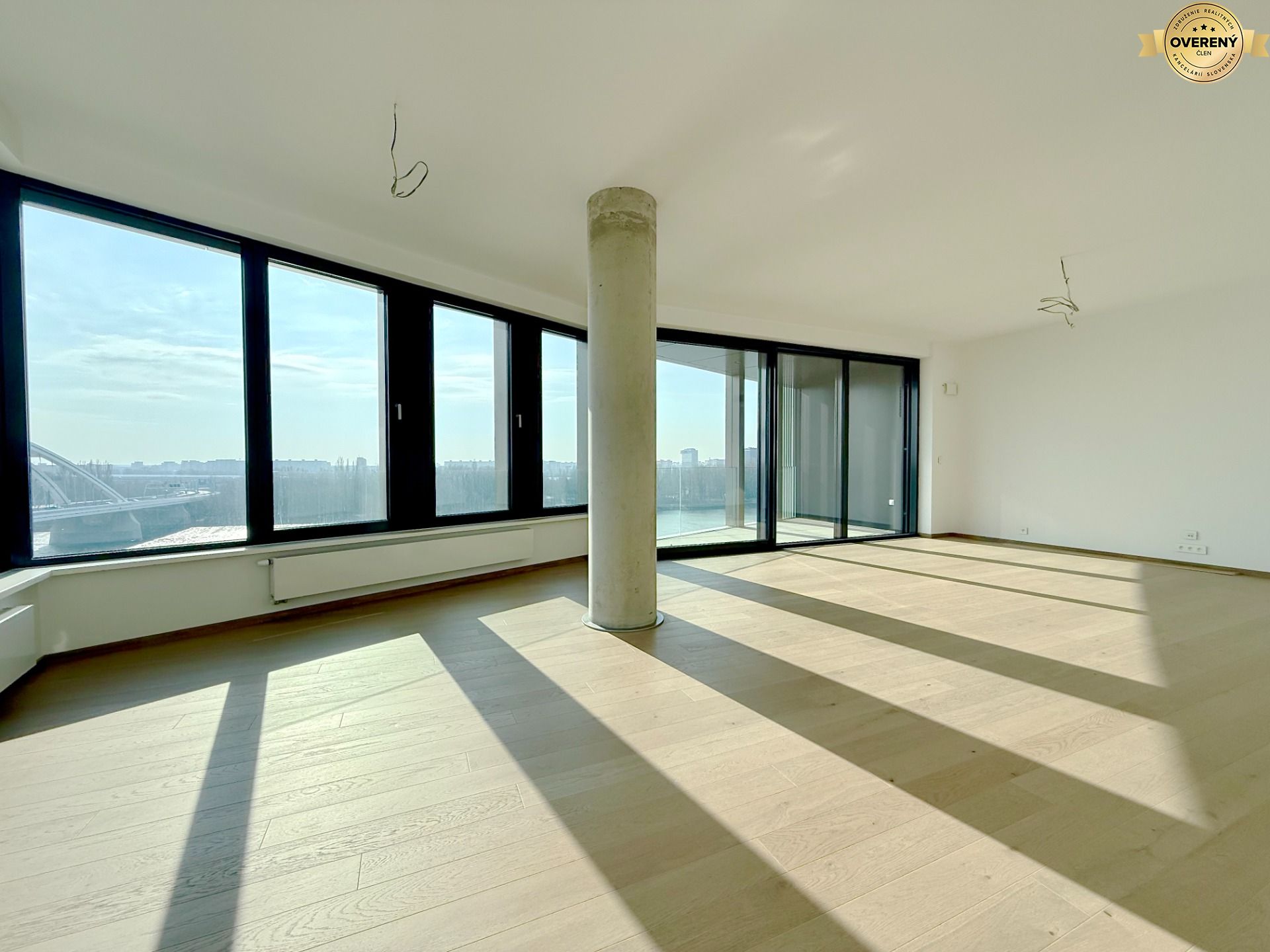 NUERA︱EUROVEA RIVERSIDE- 3 bedroom apartment with Danube view