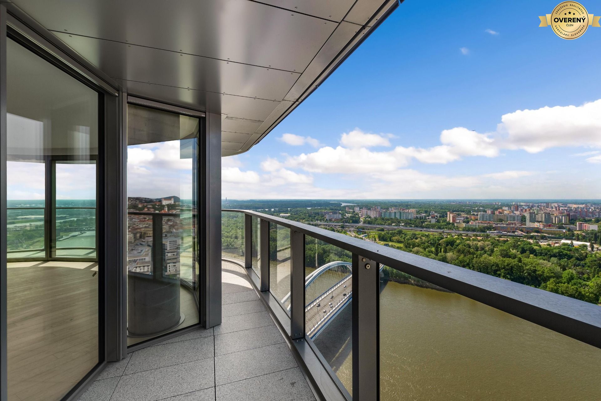 NUERA︱EUROVEA TOWER - Penthouse 3-bed. apt. Danube view, 44th