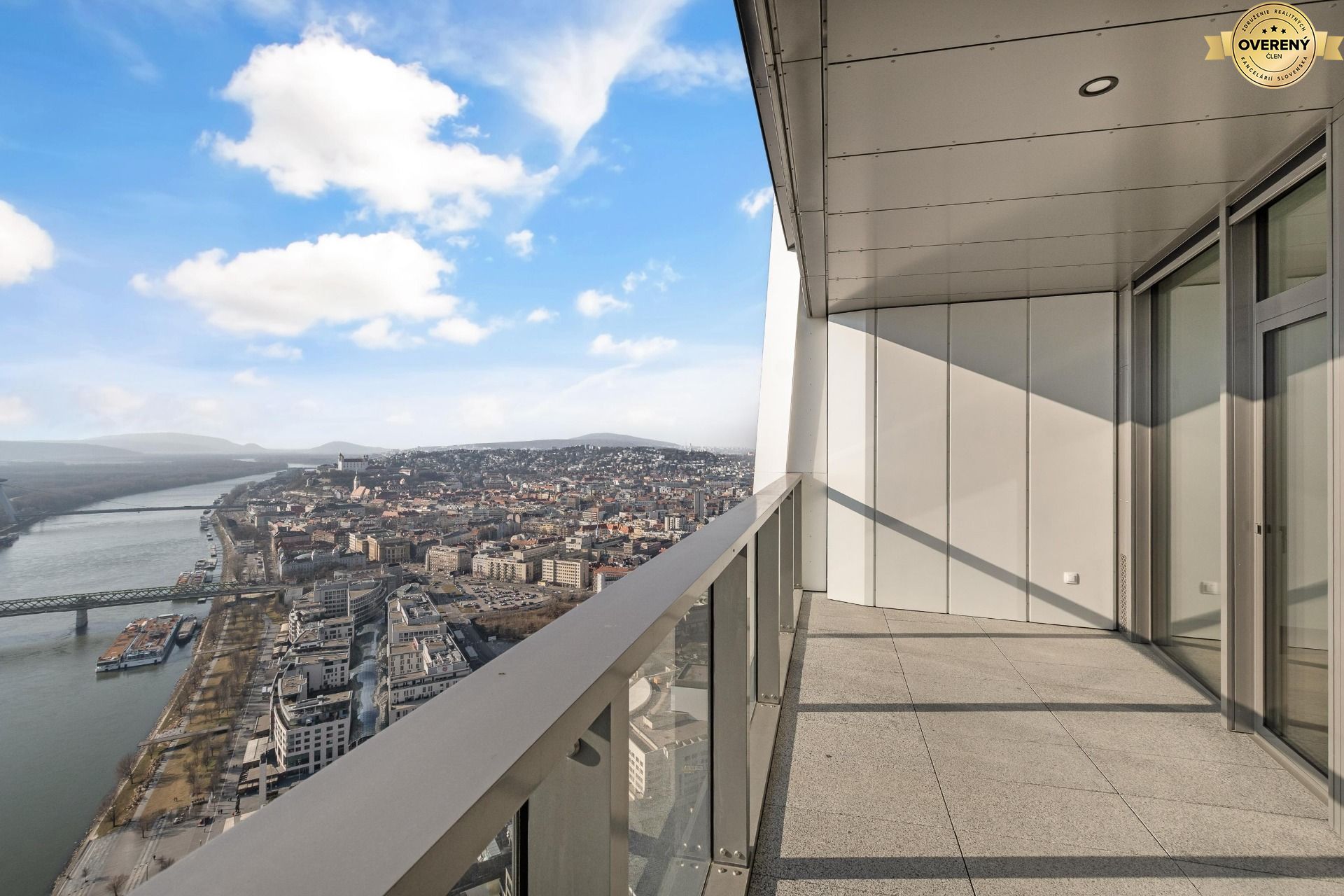 NUERA︱EUROVEA TOWER - Penthouse 3-bed. apt. Danube view, 44th