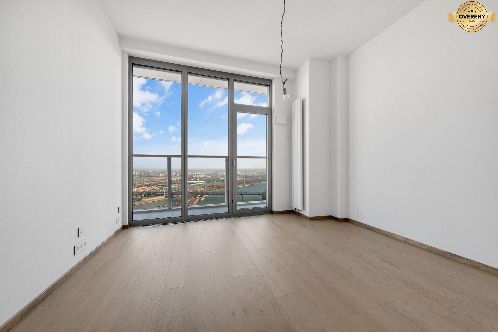 NUERA︱EUROVEA TOWER - Penthouse 2-bed. apt. east view, 44th