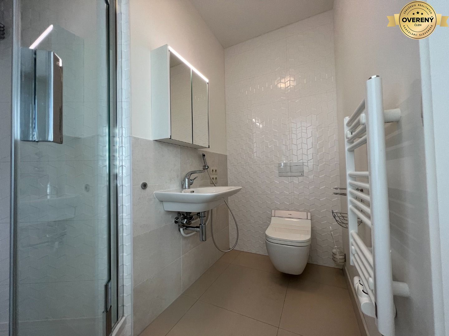 NUERA | PANORAMA CITY - 2-bed apt. with castle view, 26th fl., 97 sqm