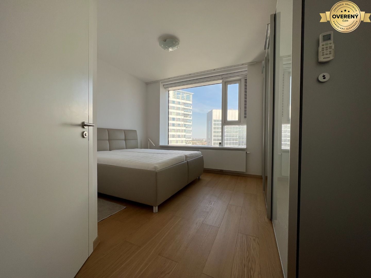 NUERA | PANORAMA CITY - 2-bed apt. with castle view, 26th fl., 97 sqm