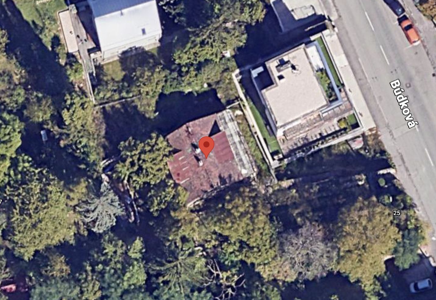 NUERA | FOR SALE Unique plot with old house near Horský park, Budkova 