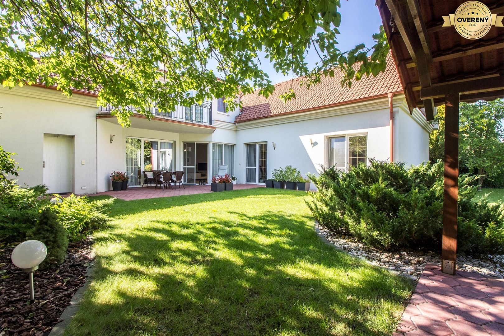 NUERA︱FOR SALE - Luxury 6 rooms family house in Rusovce