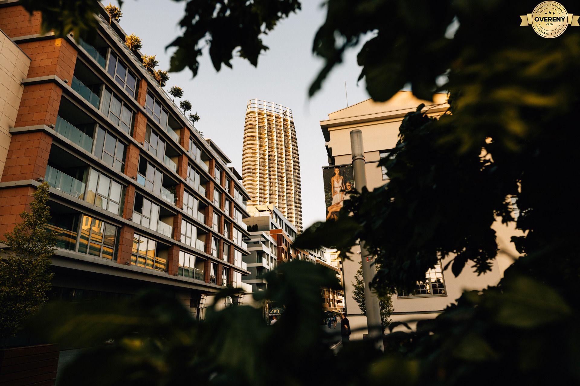 NUERA︱EUROVEA RIVERSIDE- 4 bedroom duplex apartment Danube view