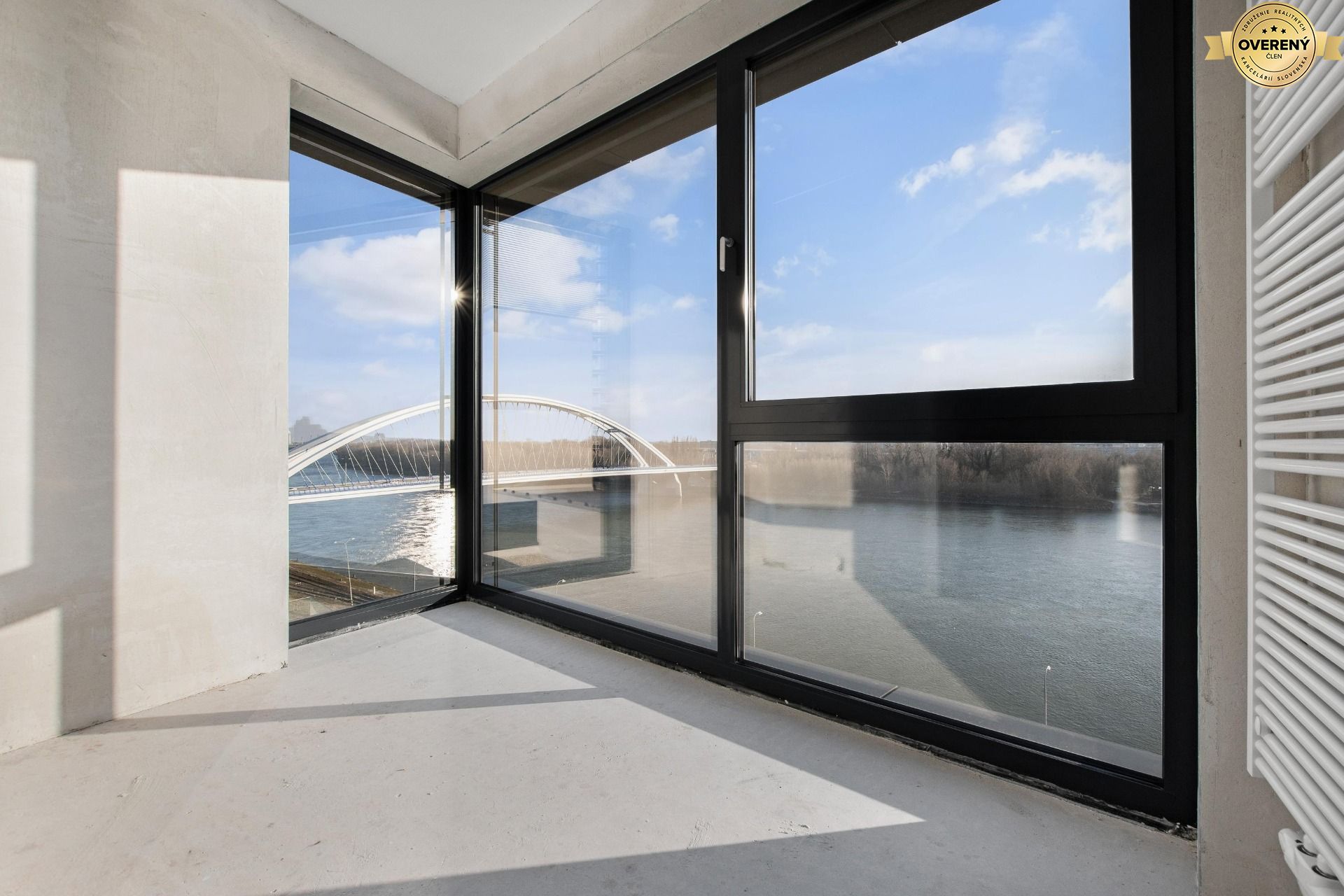 NUERA︱EUROVEA RIVERSIDE- 4 bedroom duplex apartment Danube view