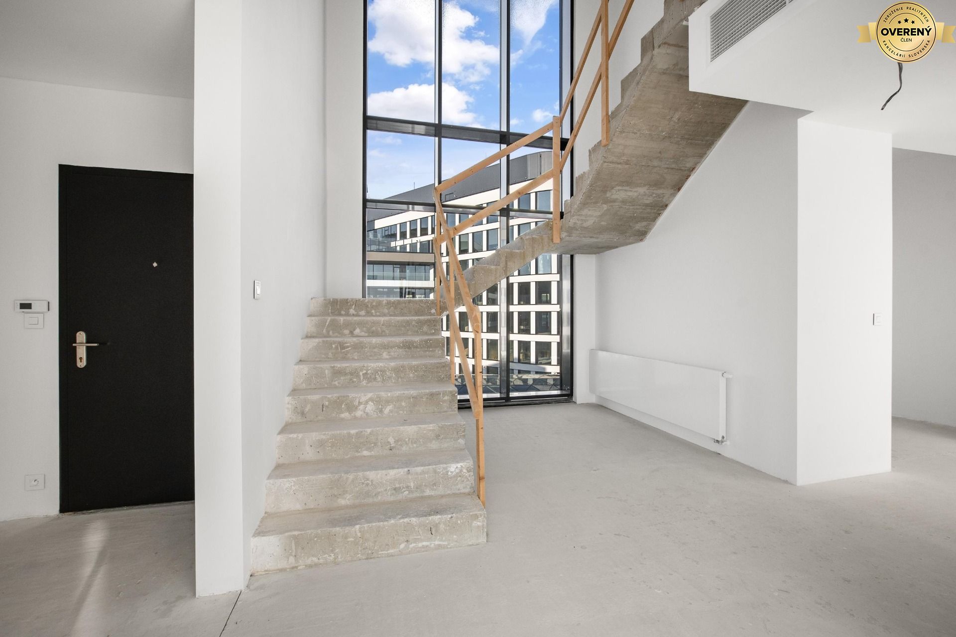 NUERA︱EUROVEA RIVERSIDE- 4 bedroom duplex apartment Danube view