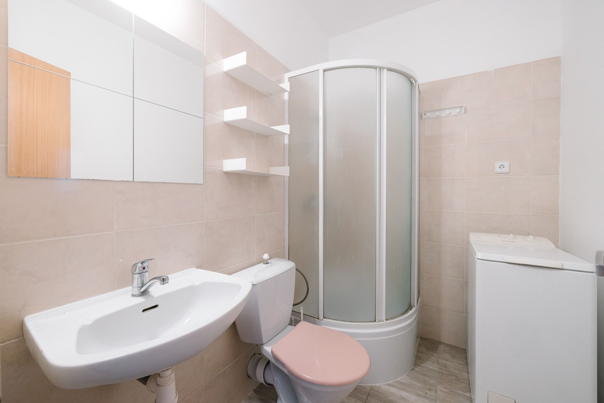 Sale One bedroom apartment, One bedroom apartment, Gessayova, Bratisla