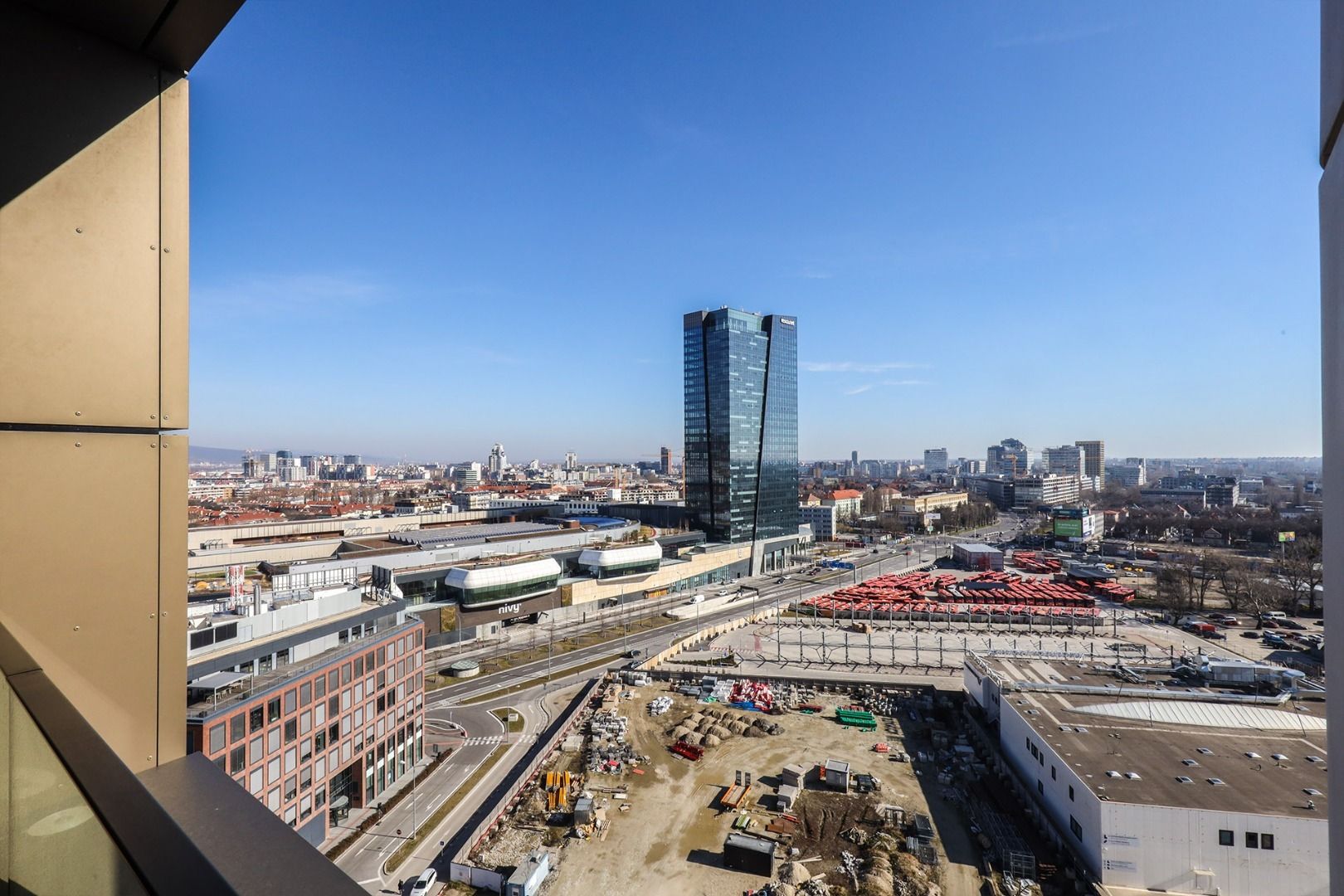 NUERA︱SKY PARK luxury furnished 2-room apartment on 15th floor