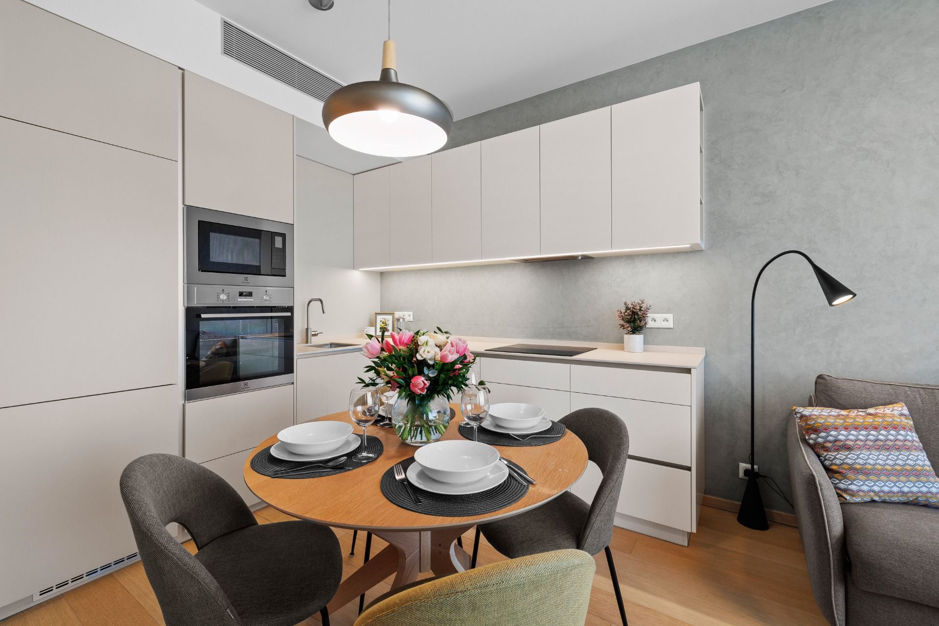 NUERA︱SKY PARK luxury furnished 2-room apartment on 15th floor