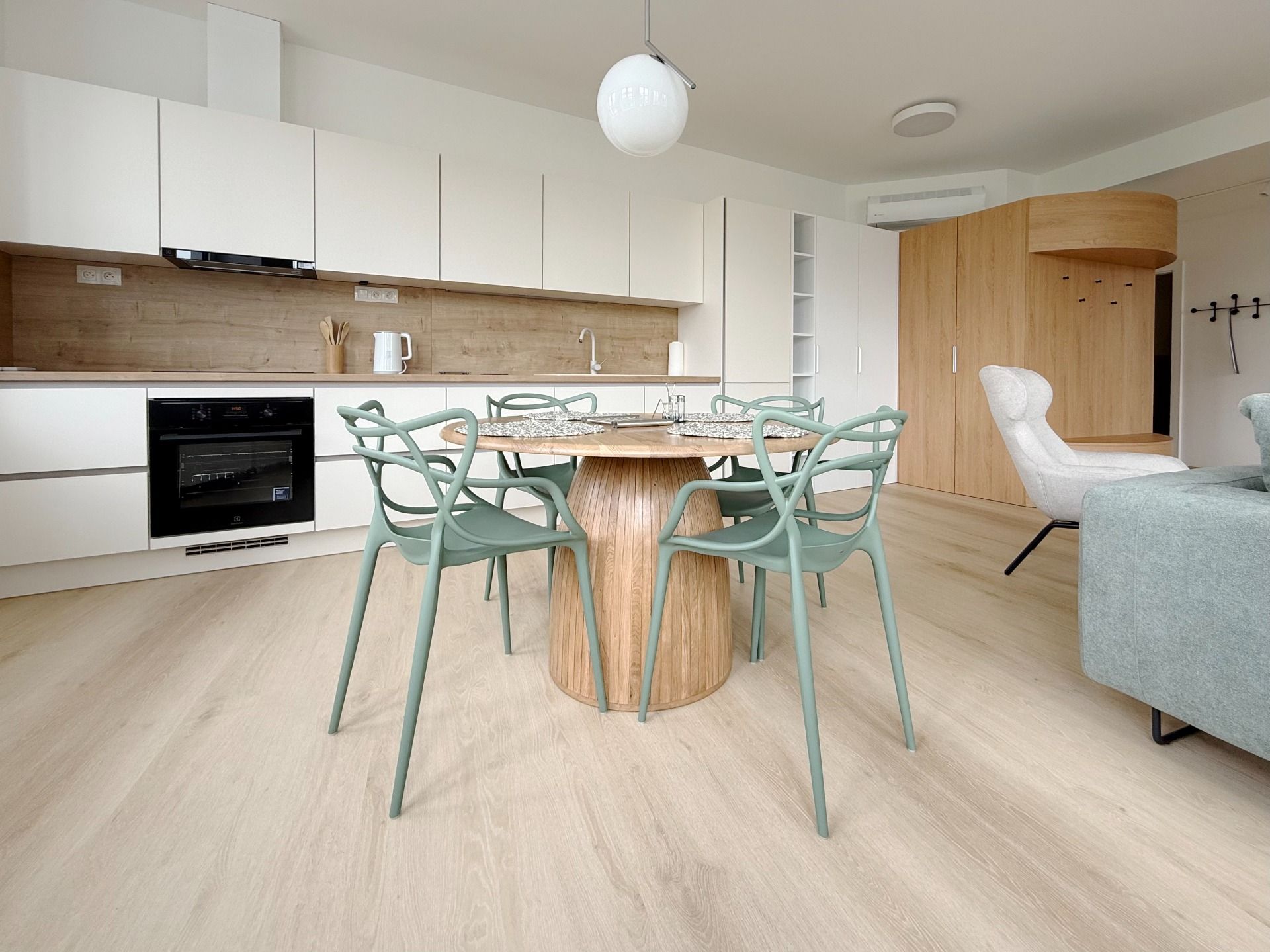 NUERA︱UNO Unique 1-Bedroom Apartment Near the Pedestrian Zone, Poštová