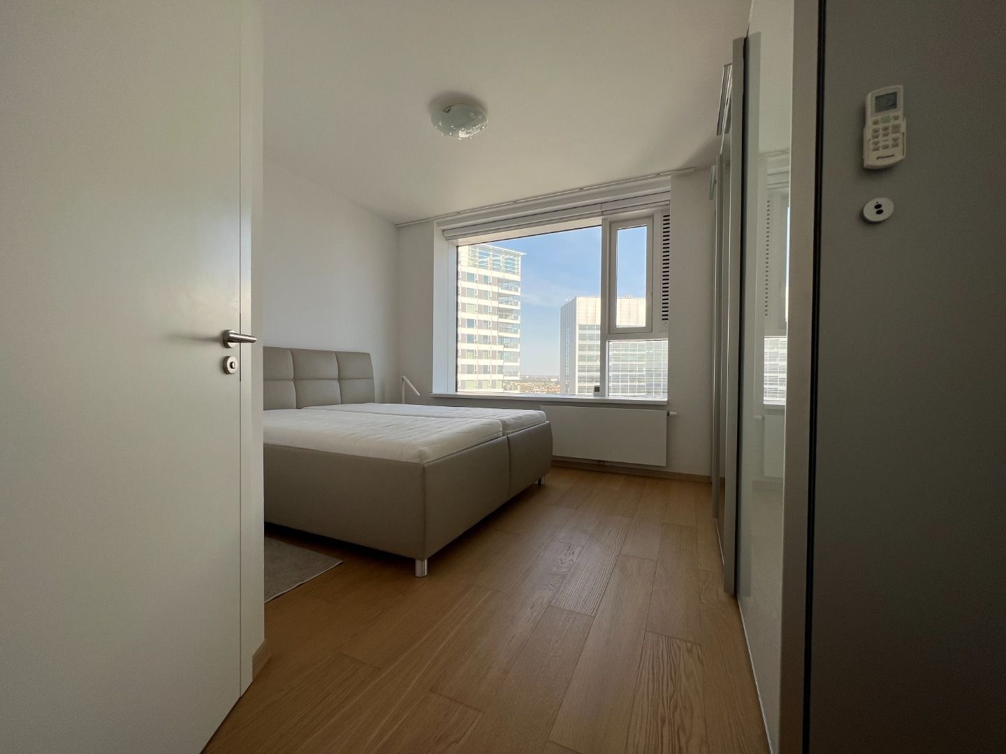 NUERA | PANORAMA CITY - 2-bed apt. with castle view, 26th fl., 97 sqm
