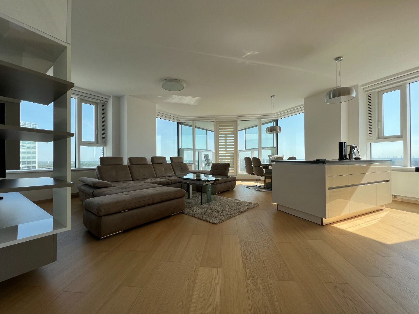 NUERA | PANORAMA CITY - 2-bed apt. with castle view, 26th fl., 97 sqm