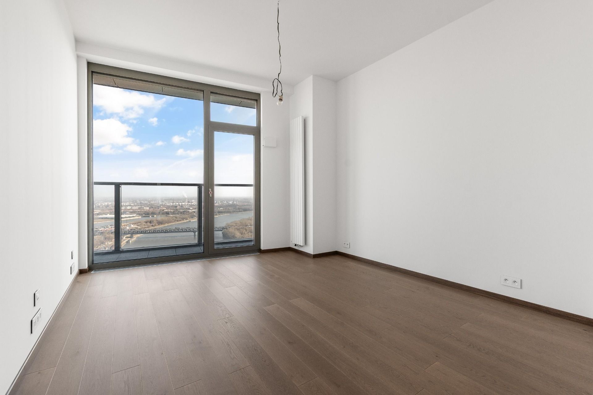 NUERA︱EUROVEA TOWER - Penthouse 3-bed. apt. Danube view, 44th