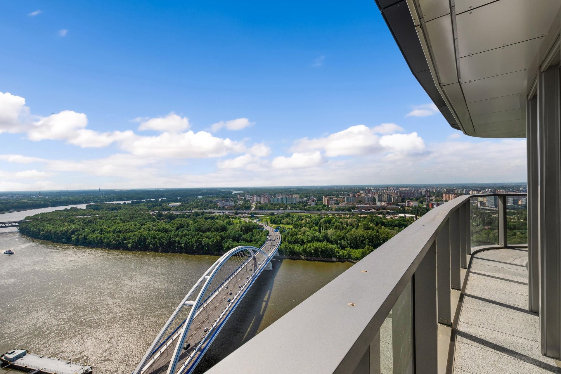 NUERA︱EUROVEA TOWER - Penthouse 3-bed. apt. Danube view, 44th