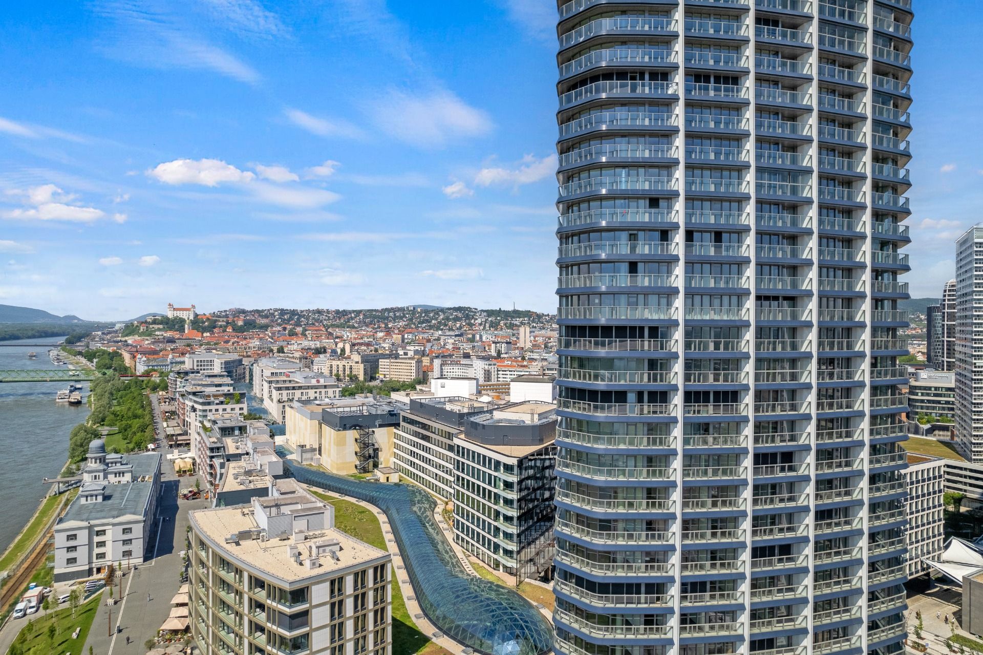 NUERA︱EUROVEA TOWER - Penthouse 2-bed. apt. east view, 44th
