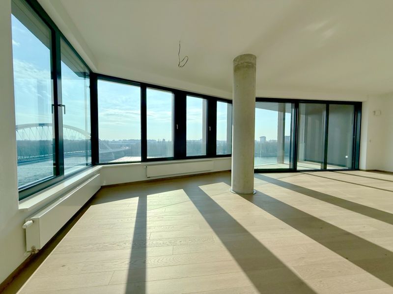 NUERA︱EUROVEA RIVERSIDE- 3 bedroom apartment with Danube view