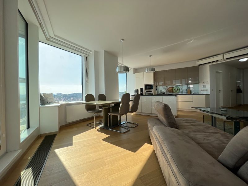 NUERA | PANORAMA CITY - 2-bed apt. with castle view, 26th fl., 97 sqm