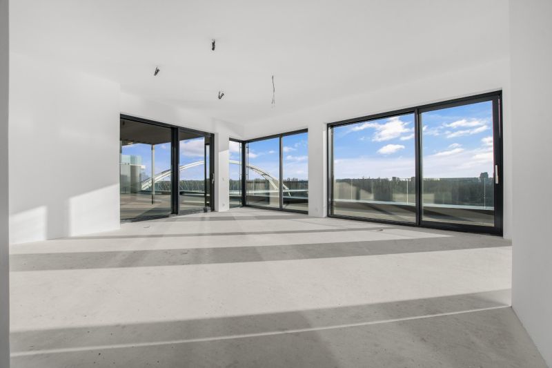 NUERA︱EUROVEA RIVERSIDE- 4 bedroom duplex apartment Danube view